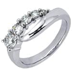 حلقه ازدواج طلای سفید با نگین الماس مدل : rwdf3900