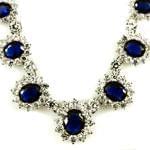 گردنبند طلا سفید با نگین یاقوت کبود و الماس تراش برلیان مدل: ndf1050