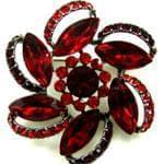 سنجاق سینه طلا سفید با نگین یاقوت مدل: bdf1048