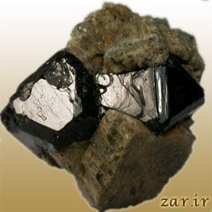 Chrome-diopside (کروم دی اپساید)