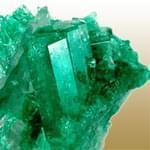 معرفی خصوصیات سنگ و کانی زمرد ارالین Uralian Emerald 