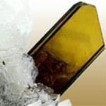 معرفی خصوصیات سنگ و کانی پيروکسن Pyroxene + جدول خصوصیات