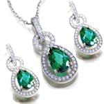 نیم ست گوشواره و آویز طلا با نگین برلیان و زمرد مدل: hsdf1220