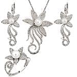 نیم ست آویز، گوشواره و انگشتر با نگین مروارید و الماس تراش برلیان طرح گل مدل: hsdf1368