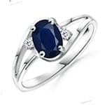 انگشتر طلای سفید با نگین یاقوت کبود و الماس تراش برلیان مدل :  rgf1105