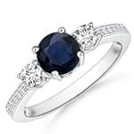 انگشتر طلای سفید با نگین یاقوت کبود و الماس تراش برلیان مدل : rgf1108