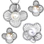 نیم ست آویز، گوشواره و انگشتر با نگین مروارید و برلیان طرح فلاور مدل: hsdf1295