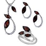 نیم ست آویز، گوشواره و انگشتر با نگین گارنت و برلیان مدل: hsdf1299