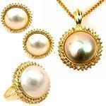 نیم ست آویز، گوشواره و انگشتر با نگین مروارید و الماس تراش برلیان مدل: hsdf1308