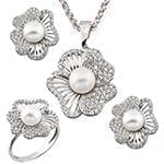 نیم ست آویز، گوشواره و انگشتر با نگین مروارید و برلیان طرح گل مدل: hsdf1392