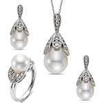 نیم ست آویز، گوشواره و انگشتر با نگین مروارید و برلیان طرح گل مدل: hsdf1394