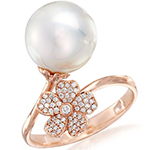 انگشتر طلا و جواهر زنانه مروارید شیری و الماس تراش برلیان طرح گل:مدل rgf1673