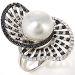 انگشتر بزرگ طلا مجلسی زنانه جواهر نگین مروارید وبرلیان سفید و مشکی:مدل rgf1694 