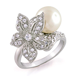 انگشتر گل طلا سفید با نگین مروارید سفید و برلیان طرح گل و برگ مدل rgf1208