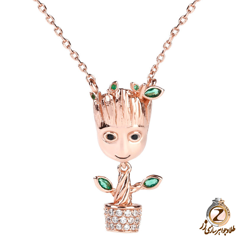خرید و قیمت پلاک و آویز طلا کودک پسرانه طرح مرد چوبی با جواهر زمرد و الماس تراش برلیان بسیار خاص و سه بعدی - سایت زر