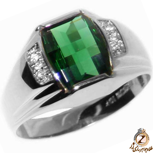 خرید انگشتر مردانه طلا سفید با نگین زمرد و الماس تراش برلیان طرح رجال