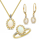 نیم ست آویز، گوشواره و انگشتر طلا زرد با نگین اوپال سفید و الماس تراش برلیان مدل: hsdf1370