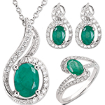 نیم ست آویز، گوشواره و انگشتر با نگین زمرد و الماس تراش برلیان مدل: hsdf1348