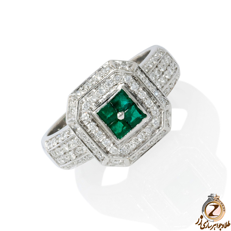 انگشتر طلا و جواهر زنانه طرح کلاسیک با نگین زمرد و الماس تراش برلیان